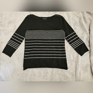 Cable & Gauge ¾ Sleeve With Black Buttons Across Shoulders